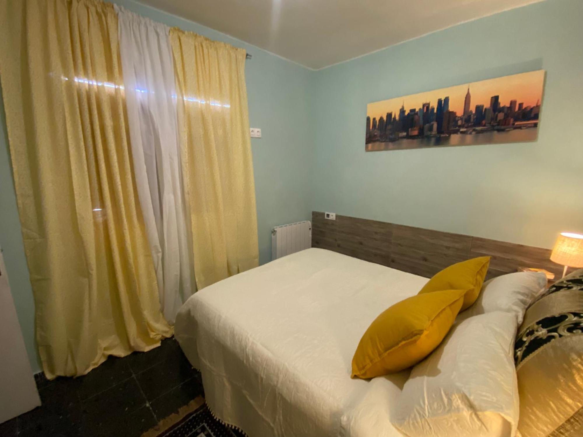 La Casa De Las Hadas Hotel La Reguda Kültér fotó